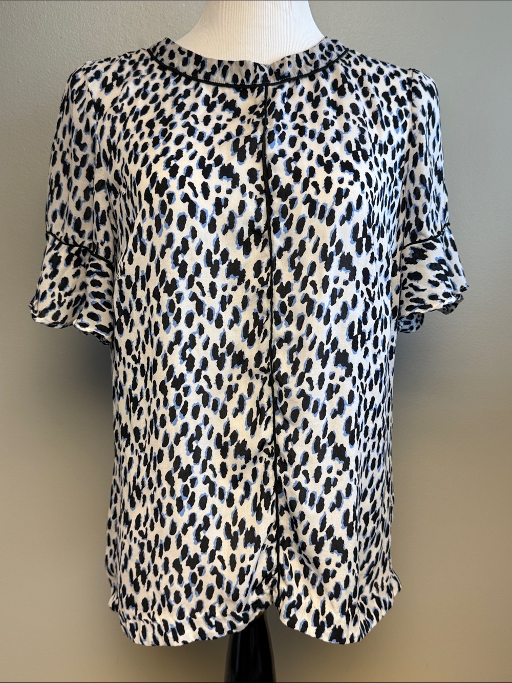 Banana Republic Leopard Print Blouse Women's Medium Flutter Sleeve Top M